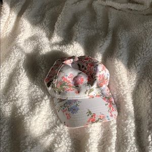 Cute floral hat ❤️🧡💛💚💙💜🖤🤍🤎💗